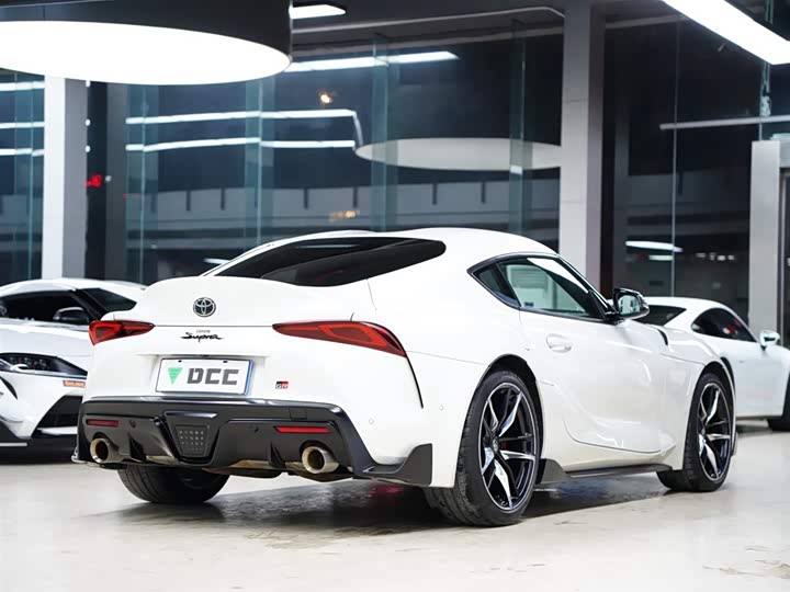 Фото 7 - Toyota Supra