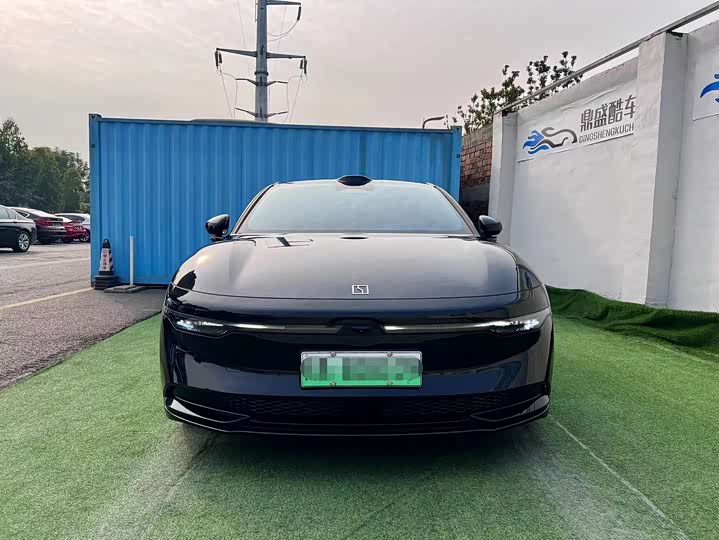 Фото 2 - Zeekr 007