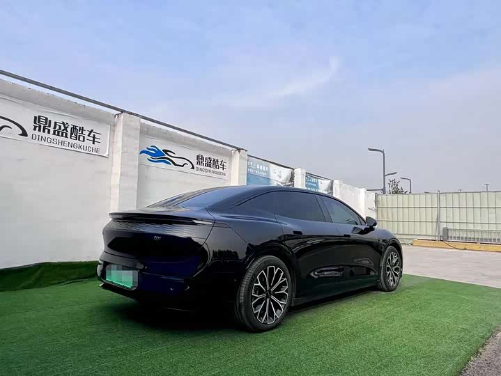 Фото 4 - Zeekr 007