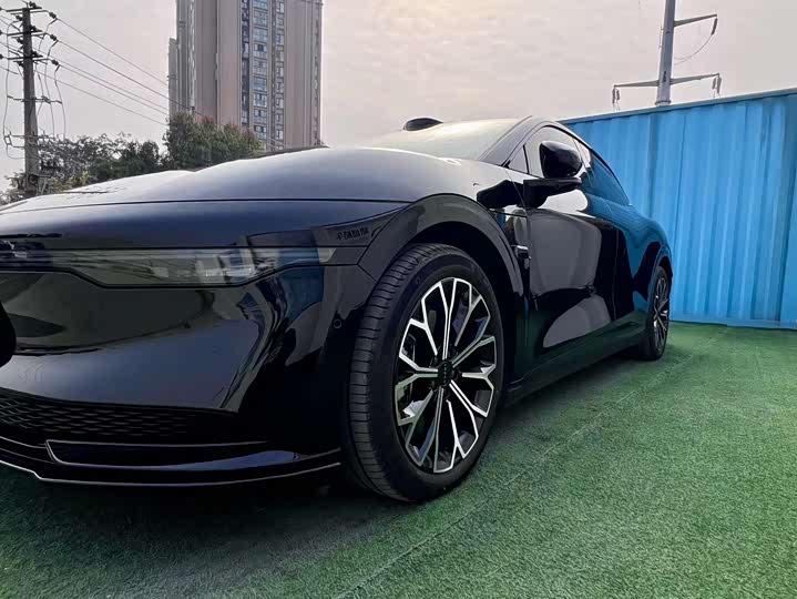 Фото 7 - Zeekr 007