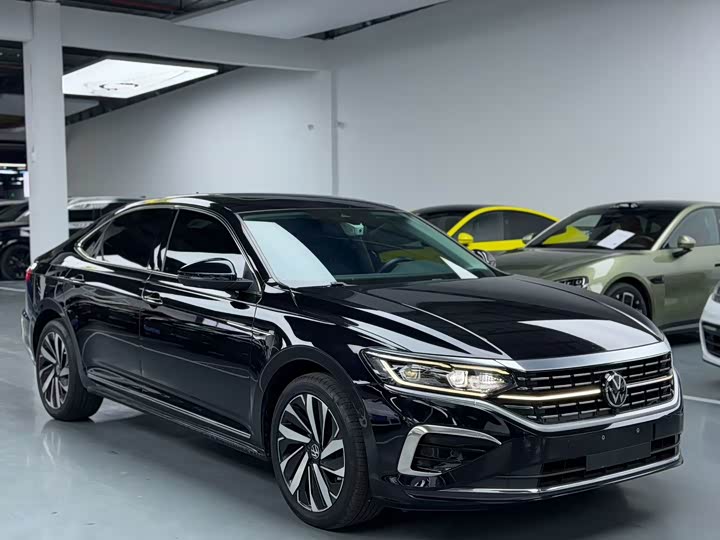 Фото 3 - Volkswagen Passat