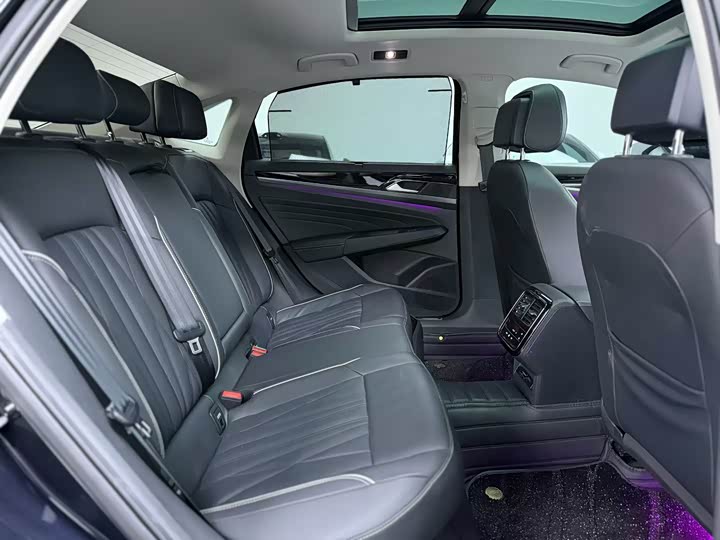 Фото 6 - Volkswagen Passat