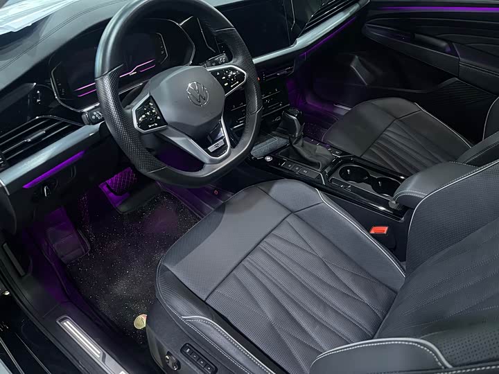 Фото 7 - Volkswagen Passat