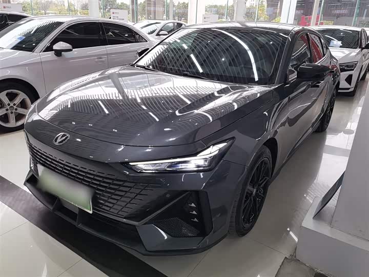 Фото 2 - Changan UNI-V Hybrid