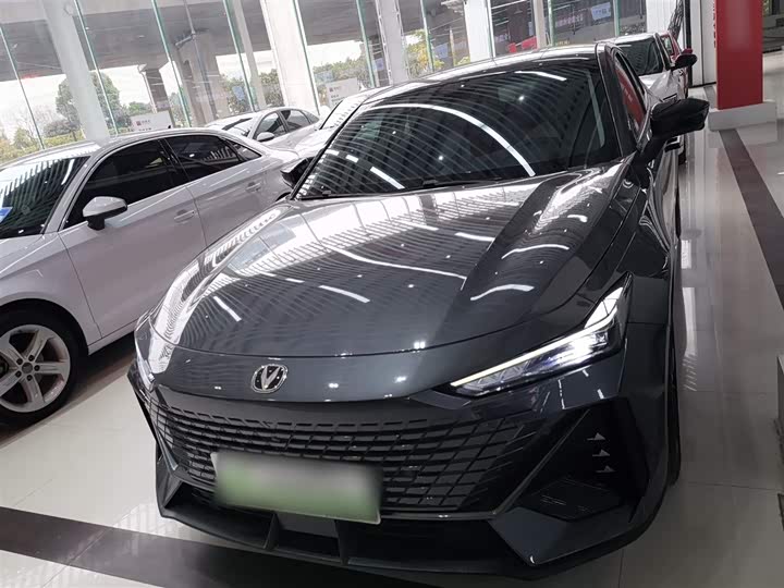 Фото 3 - Changan UNI-V Hybrid