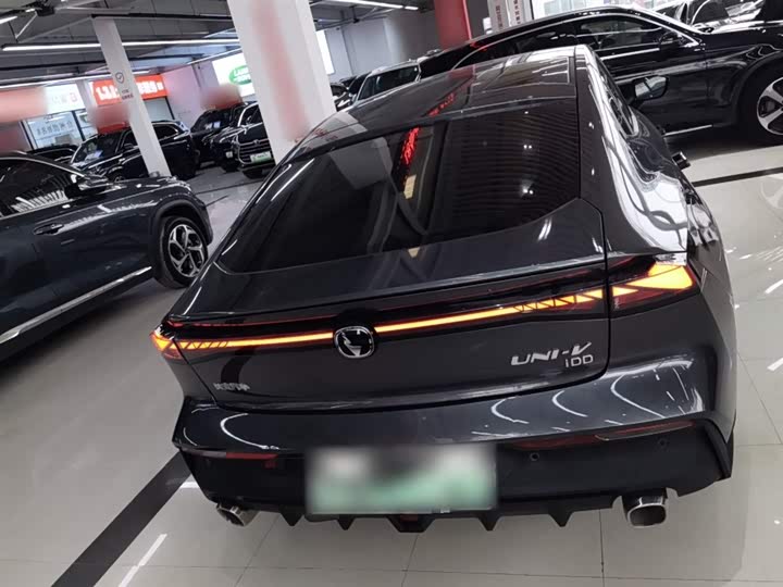 Фото 6 - Changan UNI-V Hybrid