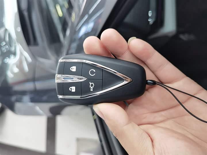 Фото 9 - Changan UNI-V Hybrid