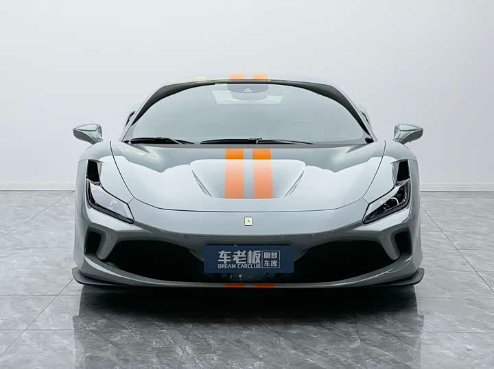 Фото 2 - Ferrari F8