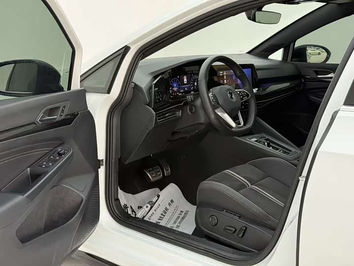 Фото 7 - Volkswagen Golf