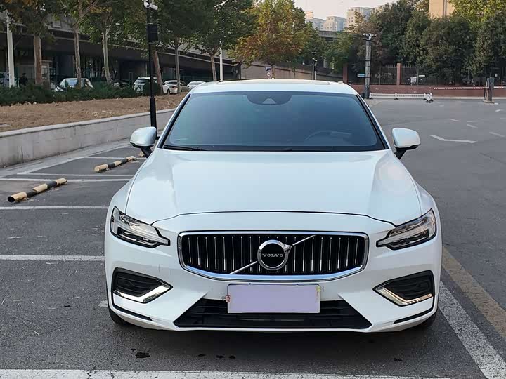 Фото 1 - Volvo S60