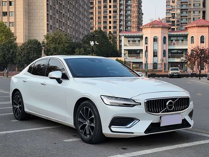 Фото 2 - Volvo S60