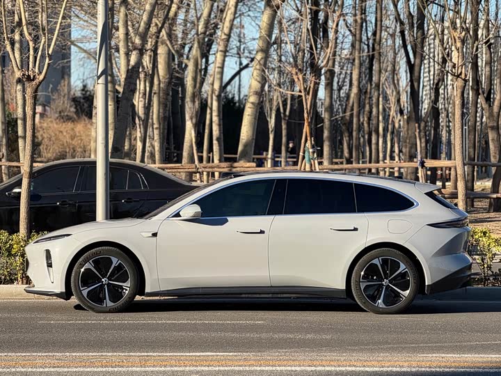 Фото 3 - Nio ET5T