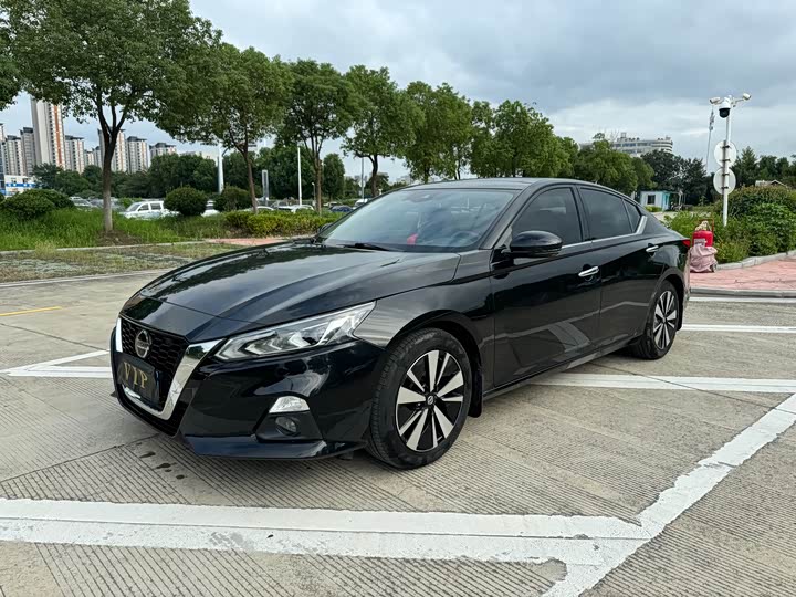 Фото 1 - Nissan Teana