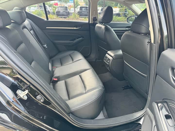 Фото 6 - Nissan Teana