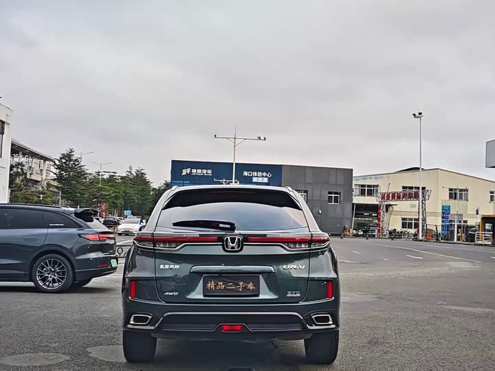 Фото 8 - Honda UR-V