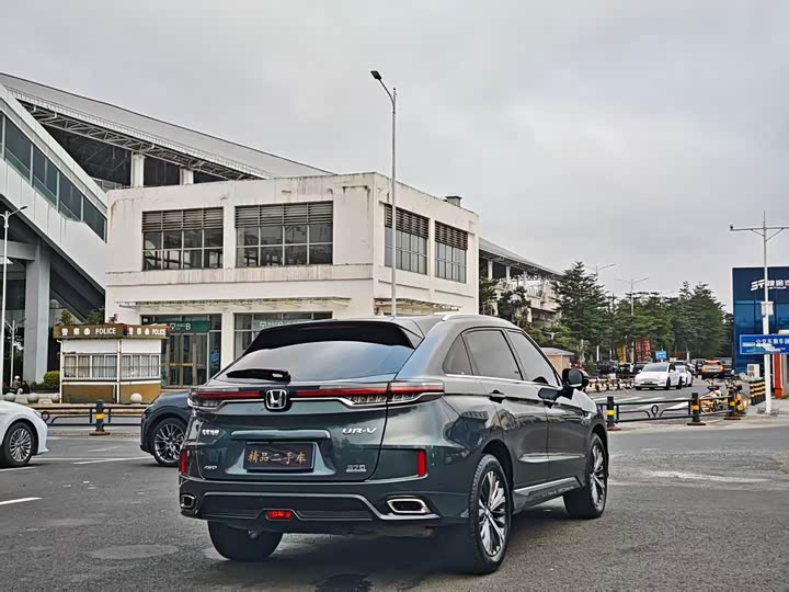 Фото 9 - Honda UR-V