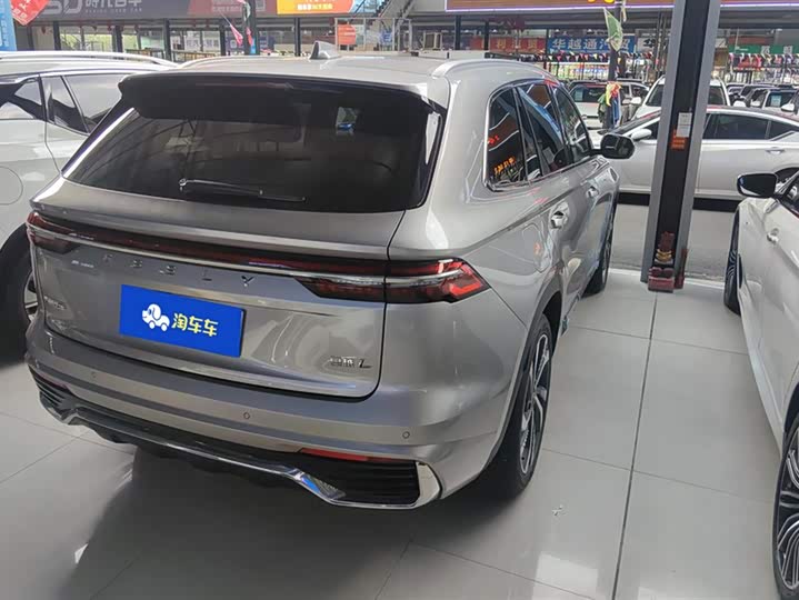 Фото 3 - Geely Monjaro