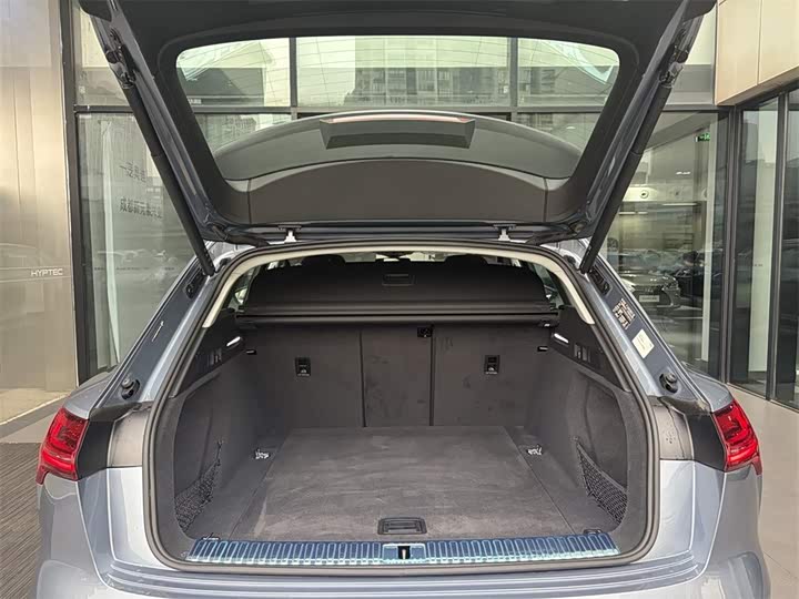 Фото 9 - Audi e-tron