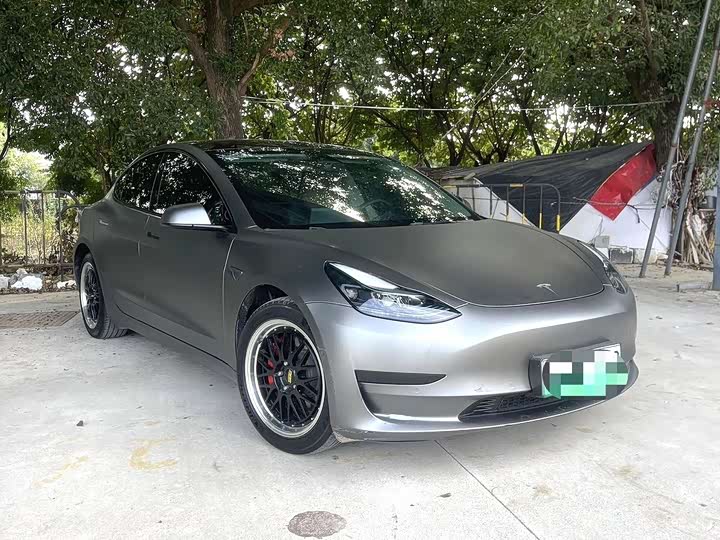 Фото 3 - Tesla Model 3