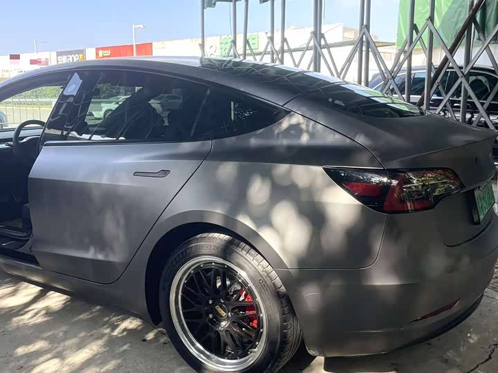 Фото 4 - Tesla Model 3