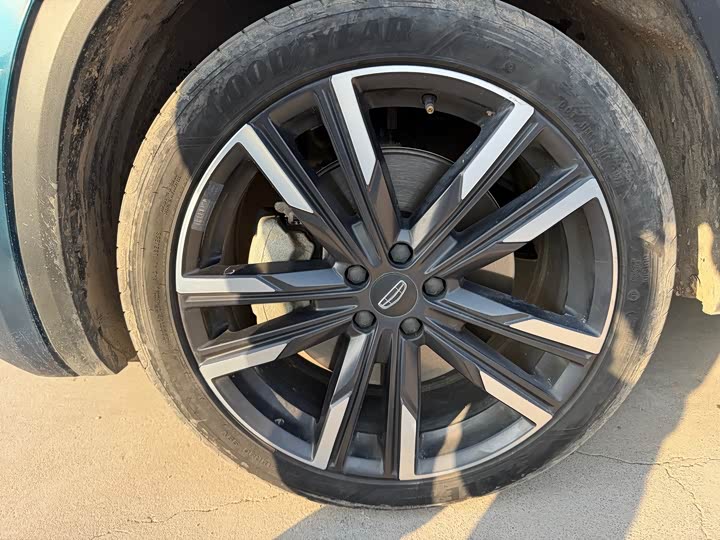 Фото 5 - Geely Monjaro