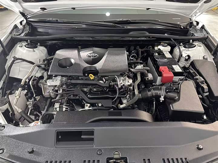 Фото 8 - Toyota Camry