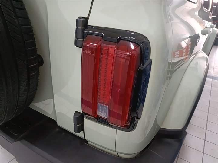 Фото 8 - Tank 300