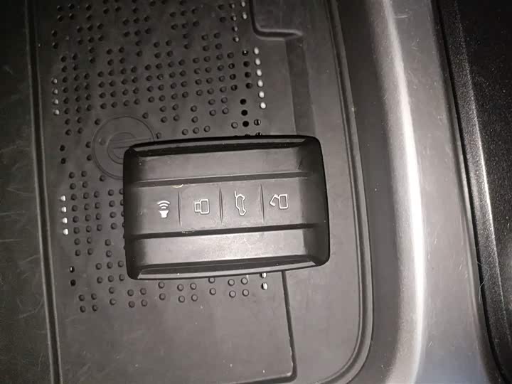 Фото 9 - Tank 300