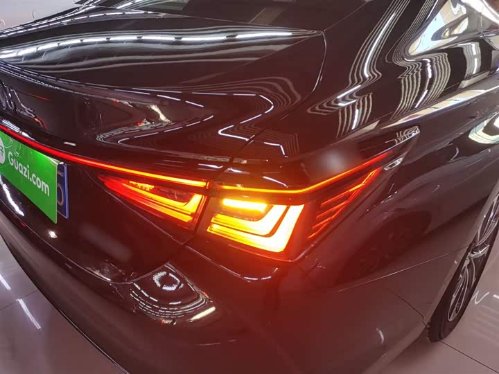 Фото 7 - Lexus ES