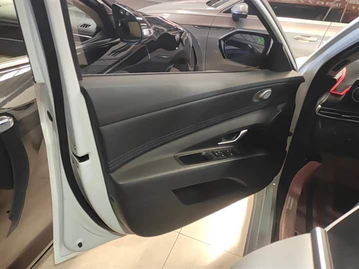 Фото 7 - Hyundai Elantra N line