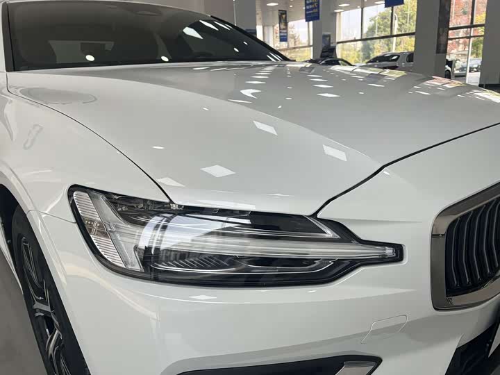 Фото 3 - Volvo S60