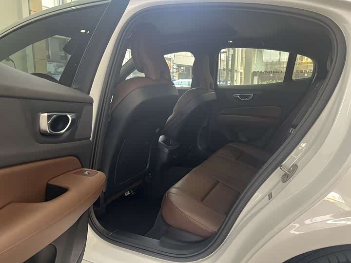 Фото 5 - Volvo S60