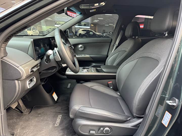 Фото 8 - Genesis GV60