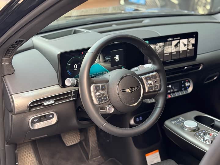 Фото 9 - Genesis GV60