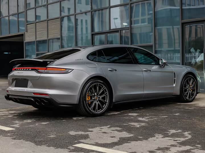 Фото 3 - Porsche Panamera