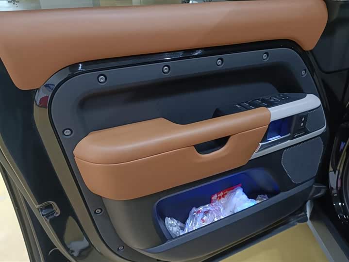 Фото 7 - Land Rover Defender