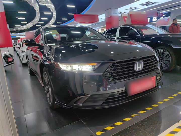 Фото 4 - Honda Accord Hybrid