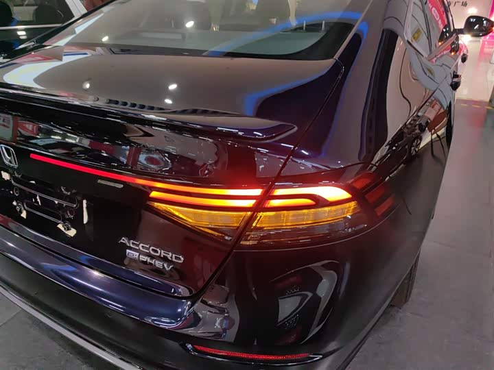 Фото 8 - Honda Accord Hybrid