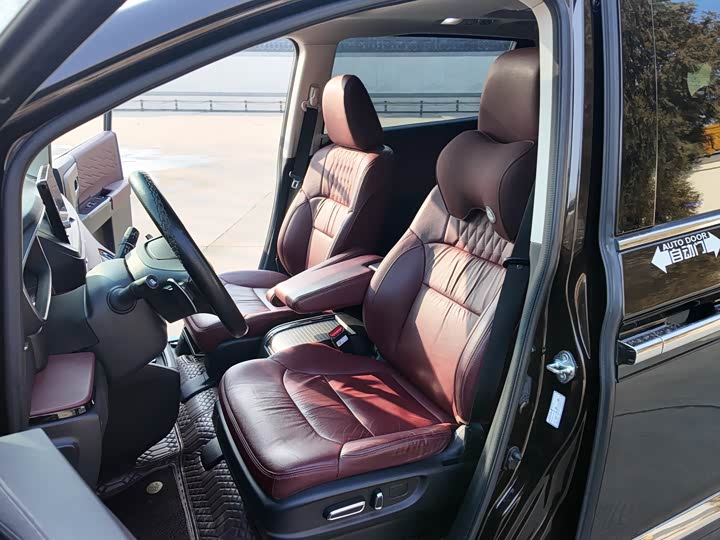 Фото 6 - Honda Elysion