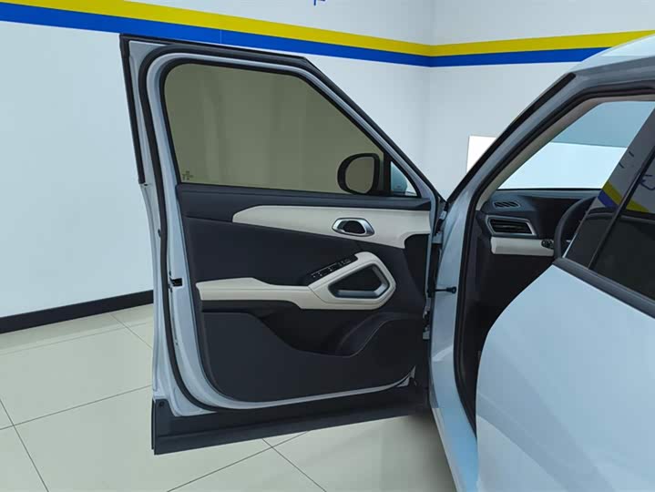 Фото 7 - BYD Yuan Up