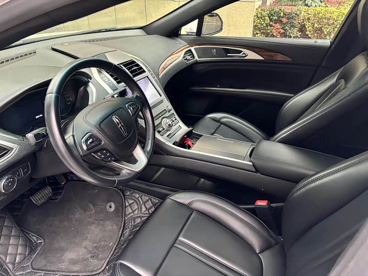 Фото 7 - Lincoln MKZ