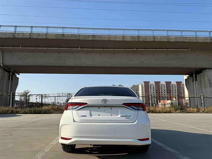 Фото 4 - Toyota Corolla