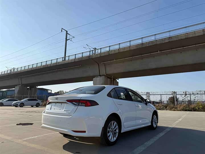 Фото 5 - Toyota Corolla