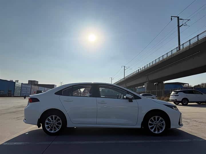 Фото 6 - Toyota Corolla