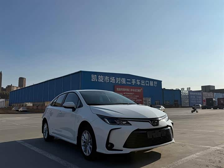 Фото 7 - Toyota Corolla