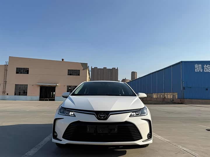 Фото 8 - Toyota Corolla