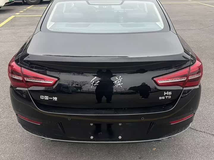 Фото 5 - Hongqi H5