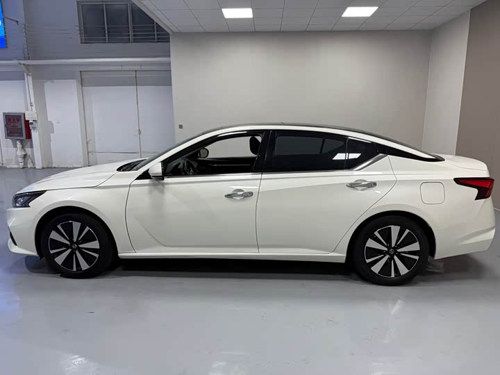 Фото 7 - Nissan Teana