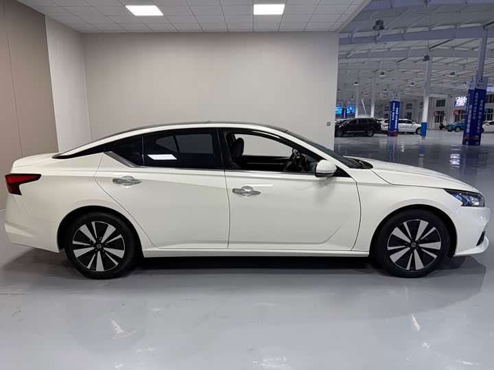 Фото 8 - Nissan Teana