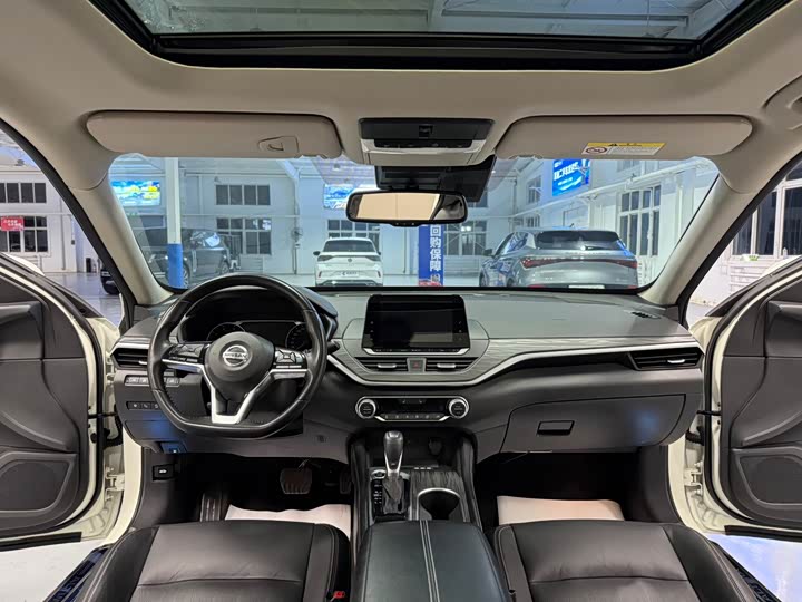 Фото 9 - Nissan Teana